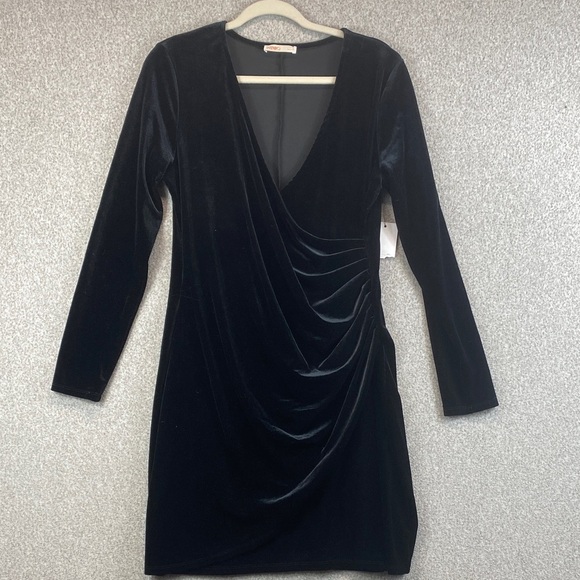 Intempo Dresses & Skirts - Intempo velvet midi dress L cocktail party date night LBD mob wife bodycon goth